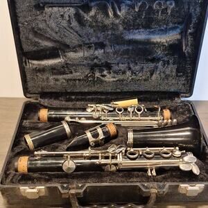 Armstrong Reso-Tone Bb Clarinet Plastic Black with Case & Mouthpiece